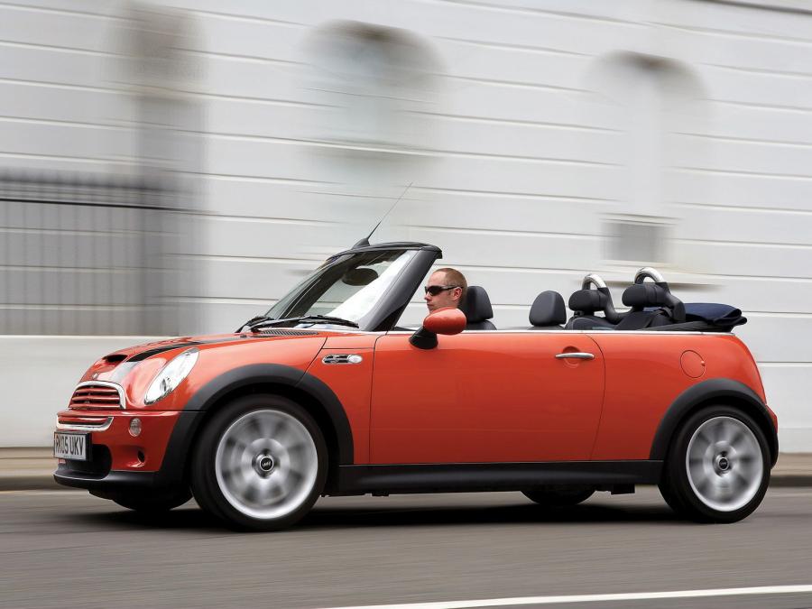  Mini Cooper S Cabrio 2004 года  (UK) (фото 3 из 7)